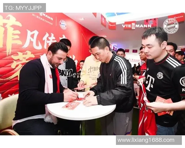 足球巨星现身机场粉丝热情迎接现场气氛火爆引人关注 足球巨星现身机场粉丝热情迎接现场气氛火爆引人关注